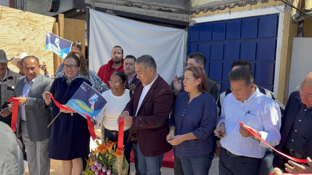 Alcaldesa inaugura consultorio en la Central y da banderazo a otras obras